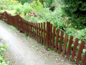 Zaun im Garten » GartenBob.de der Garten Ratgeber