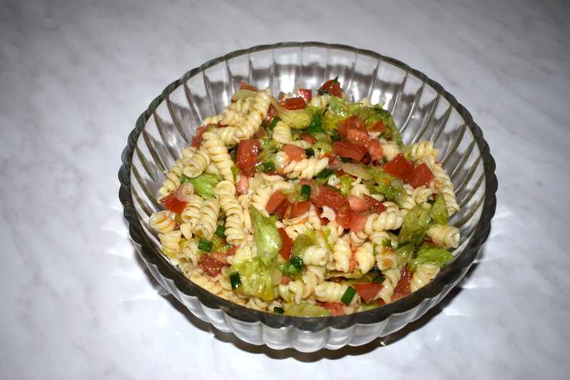 Spirelli mit Salat